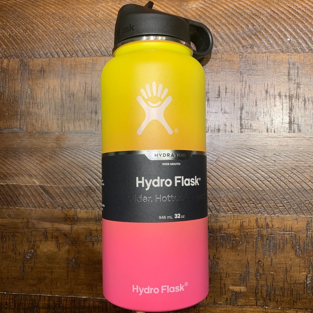 New 32oz hydro flask with straw lid